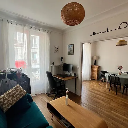 Charming And Comfortable 45 Sqm Nest Apartment Paris